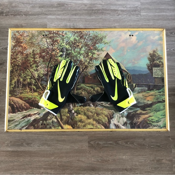 Nike SFIA  gloves - Picture 1 of 5